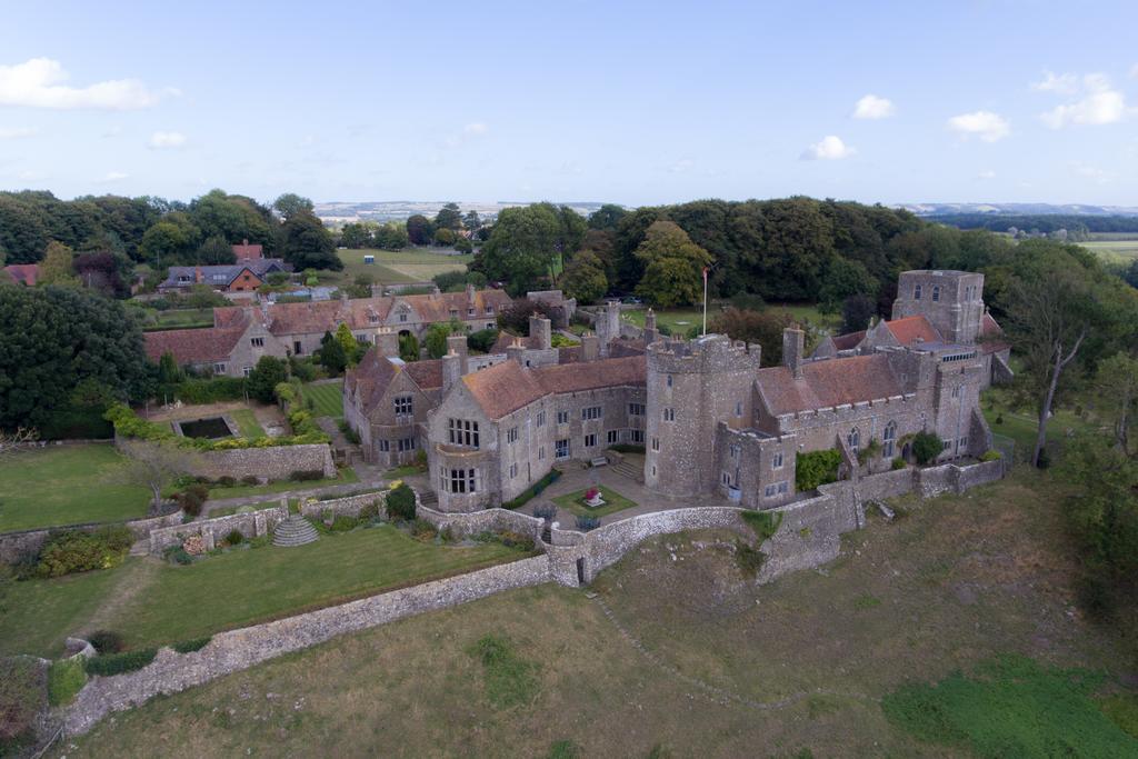 Lympne Castle Cottages 하이드 외부 사진