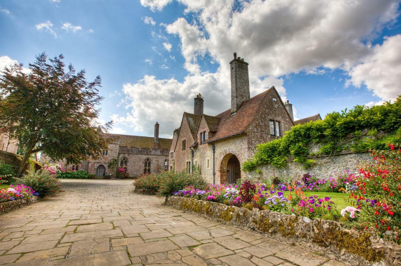 Lympne Castle Cottages 하이드 외부 사진