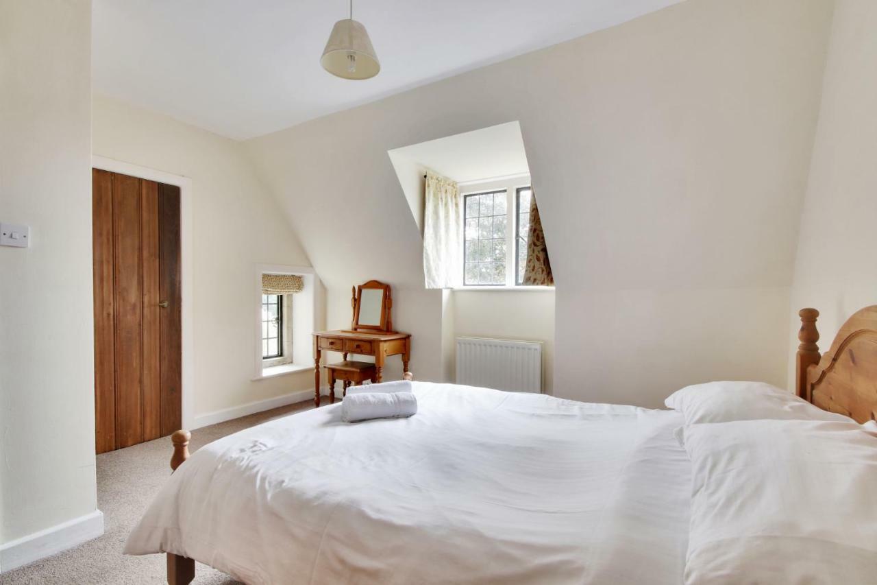 Lympne Castle Cottages 하이드 외부 사진