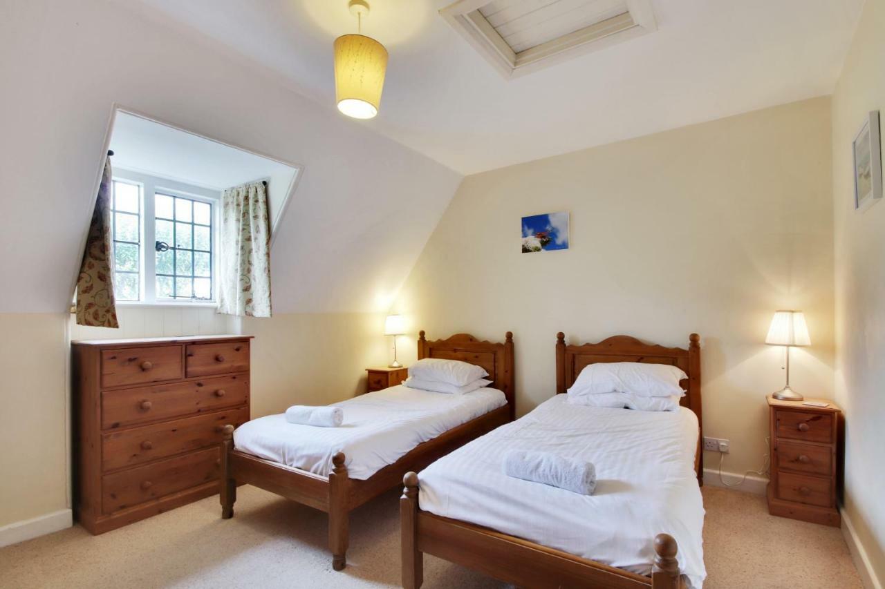 Lympne Castle Cottages 하이드 외부 사진